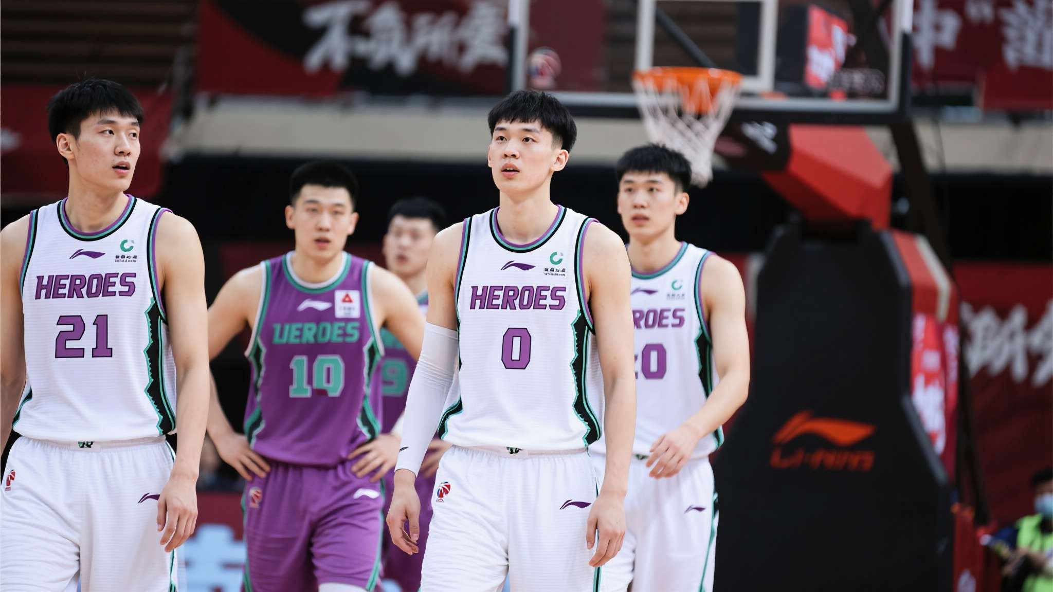 CBA排名大变！山东队季后赛出局后，下赛季冲前四该怎么调整